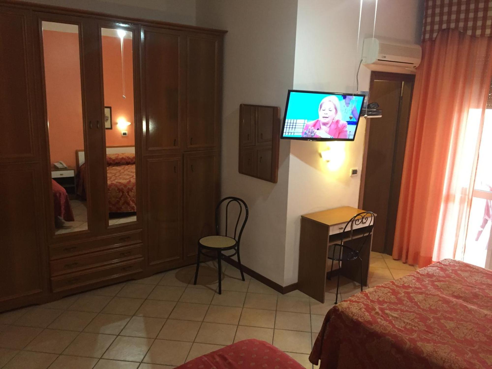 Hotel Magda Novafeltria Kamer foto