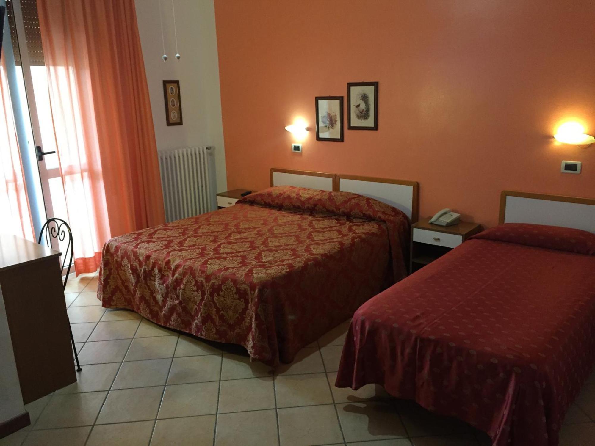 Hotel Magda Novafeltria Kamer foto