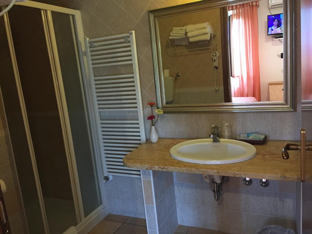 Hotel Magda Novafeltria Kamer foto